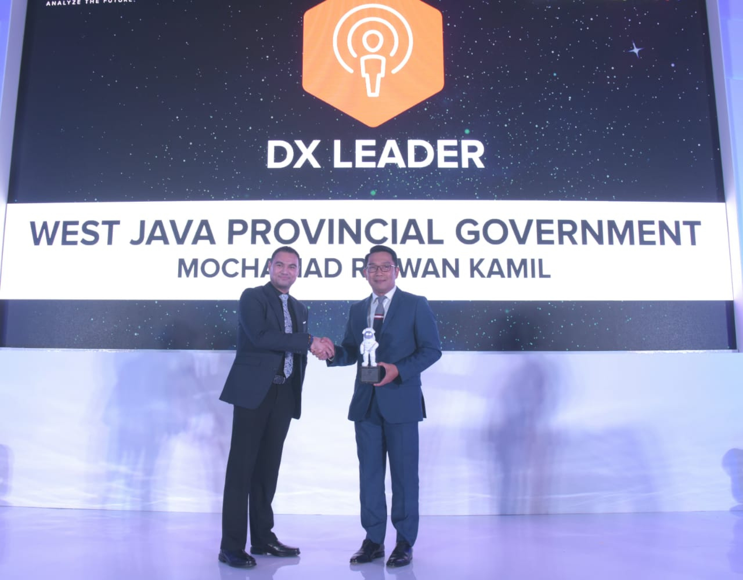 saberpungli jabar - Ridwan Kamil Raih Penghargaan DX Leader di IDC Digital Transformation Awards 2019
